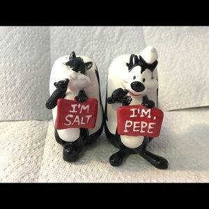 Pepi Le Pew Salt and Pepper Shakers